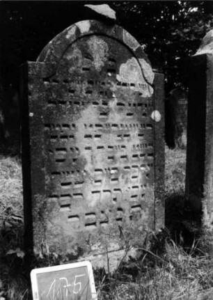 Grabstein 175 [Nir S. 115f. Nr. 12.08]