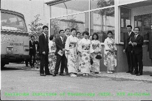 Besuch einer japanischen Studentengruppe der Tamagawa Universität Tokio am Kernforschungszentrum Karlsruhe (KfK)
