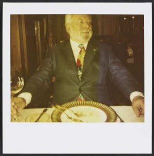 Wolfram Siebeck in einem Restaurant