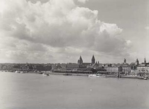 Mainz, Stadtansicht über den Rhein von Nordnordost