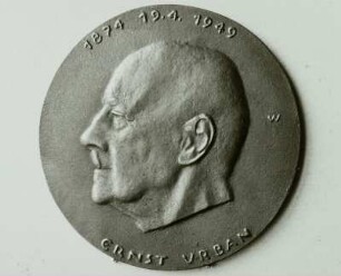 Plakette für Ernst Urban zum 75. Geburtstag am 19. April 1949