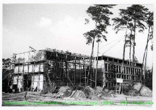 Baustelle des Instituts für Kernverfahrenstechnik (IKVT) in der Rohbauphase, von Norden