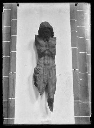 Torso einer Christusfigur an der Wand (Kilianskapelle?)