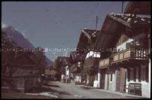Auf der Frühlingstraße in Garmisch-Partenkirchen