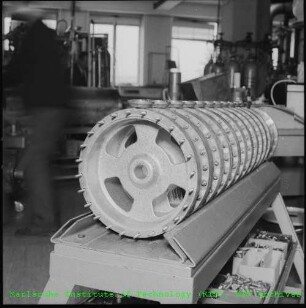 Röhre eines Linearbeschleunigers am Institut für Experimentelle Kernphysik (IEKP)