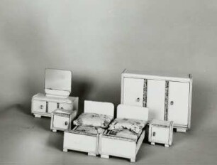 Puppenstubenmöbel für das Schlafzimmer