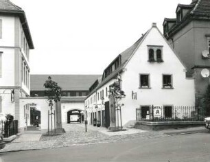 Dresden-Strehlen, Altstrehlen 3/5. Gutshof "Altstrehlen" (ehem. Bauernhof; 1789, 19. Jh.)