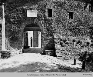 Castello di Gargonza, Monte San Savino