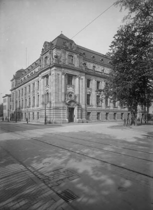Bankgebäude
