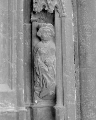 Portal mit Vorhalle — Rechtes Gewände — Prophet
