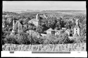 Blick auf Jugendburg und Stadt Hohnstein