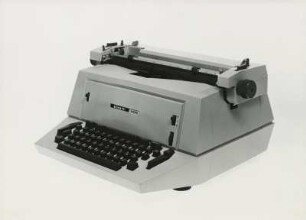 Olivetti Elektrische Schreibmaschine "Forum" von Giovanni Pintori