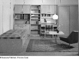 Ausstellungskoje mit Jugendzimmermöbeln (1981; VEB Möbelkombinat Zeulenroda-Triebes (ZEUTRIE))