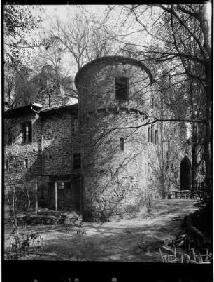 Baden-Baden Altes Schloss - Schloss Hohenbaden Ansicht von Südwesten Rundturm des westlichen Zwingers und Haupttor