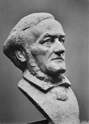 Arnold, Walter: Büste Richard Wagner (1813-1883; Komponist, Dirigent). Terrakotta (in Bronze 1960 zur Eröffnung des neuen Leipziger Opernhauses). Höhe 70 cm