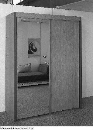 Kleiderschrank