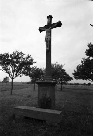 Weisweil: Kreuz am Gedenkstein für den Wort Willingen bei Weisweil