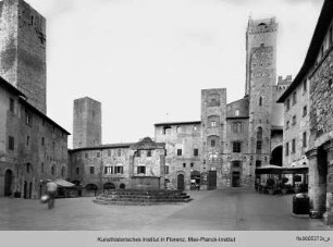 Piazza della Cisterna, San Gimignano