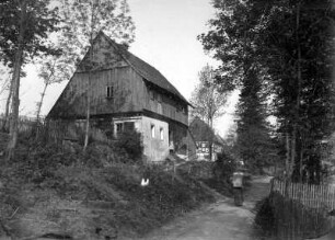 Das alte Hacker-Sachs-Haus : dahinter: Frank-Albert-Gut