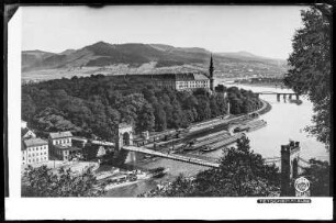 Blick auf Tetschen an der Elbe mit Schloss und Elbbrücke