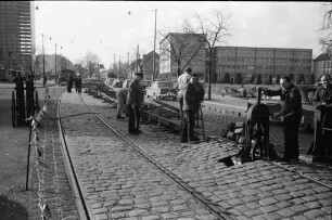 Stillegung des Straßenbahnabschnitts zwischen Ettlinger Tor und Mendelssohnplatz in der Kriegsstraße im Zusammenhang mit dem Umbau der Kriegsstraße.