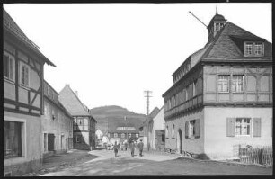 Geising. Hauptstraße mit Rathaus