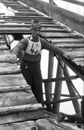 Feldberg: Internationales Skispringen; Harry Glass (Ostdeutschland) am Sprungturm