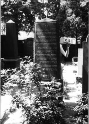Grabstein 28