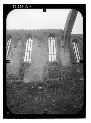 Müncheberg. Ruine der Stadtpfarrkirche St. Marien (Restaurierung 1991-1996). Inneres nach Süden