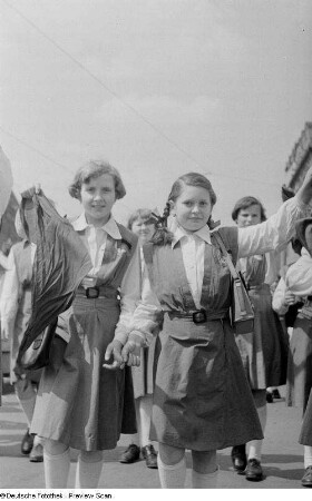 Mädchen im Demonstrationszug