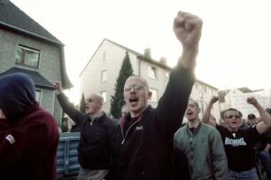NPD-Demo gegen die Wehrmachts-Ausstellung des Hamburger Instituts für Sozialforschung, Bielefeld