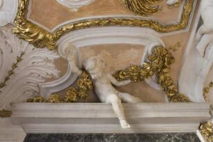 Putto mit Feston