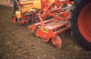 Fotografie: Säverfahren, Einzelkornsaat, Mais, Mulchsaat, Unterfußdüngung