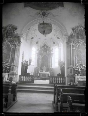 katholische Pfarrkirche, Foto: Schmidt-Glassner 1952; Chor innen