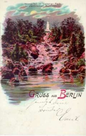Der Wasserfall im Viktoria-Park in Berlin