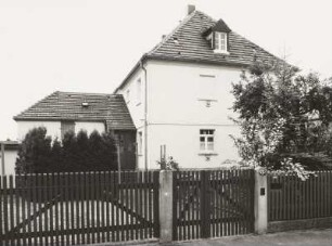 Doppelwohnhaus : Radebeul, Damaschkeweg 32. Doppelwohnhaus (um 1925, M. Czopka)
