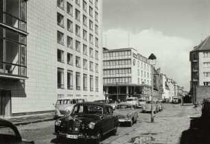 Düsseldorf, Luisenstraße. Links die Einmündung der Königsallee