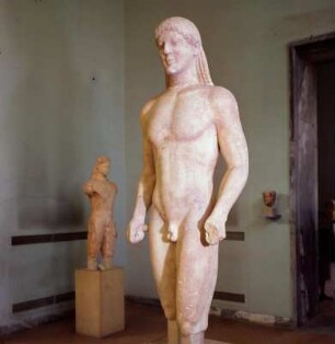 Athen. Archäologisches Nationalmuseum. Kuros von Ptoon. 540 v. Chr., 150cm