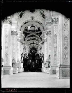 Klosterkirche innen nach Osten