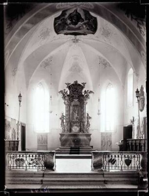 katholische Pfarrkirche; Chor innen