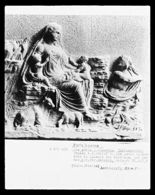 Ara Pacis: Fragment des Tellus-Reliefs (Replik aus Karthago)