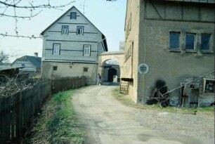 Anfahrt zu einem Bauernhof mit über 40 ha Fläche