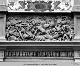 Praelium: Reiterschlacht - Ausschmückung des Hofes mit Fresken und Terrakottareliefs