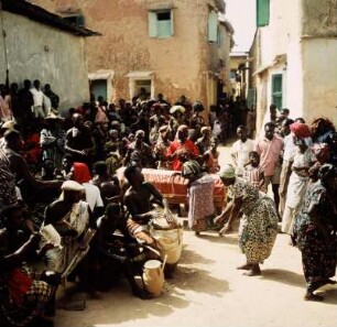 Cape Coast, Ghana. Bestattungsfeier