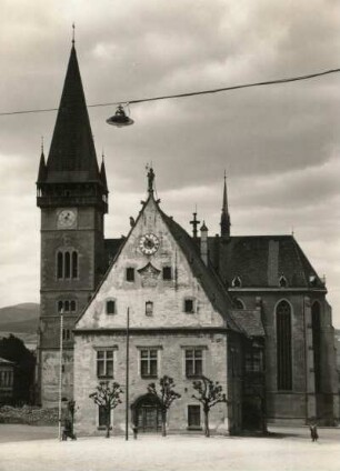 Bardejov (Bartfeld). Rathaus (1505-1509) und St. Ägidiuskirche (15. Jh.)