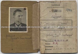 Soldbuch und Personalausweis eines Offiziers der Wehrmacht