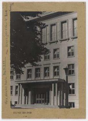 Max-Kreutziger-Schule. Berlin, Friedrichshain, Böcklinstraße/Wühlischstraße/Holteistraße/Sonntagstraße