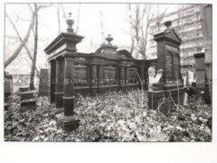 Serie "Jüdischer Friedhof, Berlin, Schönhauser Allee"