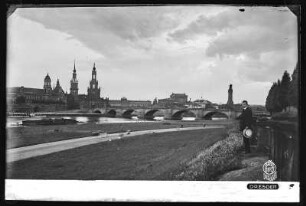 Dresden, Blick vom Neustädter Ufer