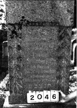 Grabstein 2046 (Index: 100096920) Maße HxBxT: 165x66x30 cm: Grabstein 2046 (Detailaufnahme)